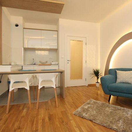 Riviera New Belgrade Apartment, Parking 5 Eur Per Day Exteriör bild