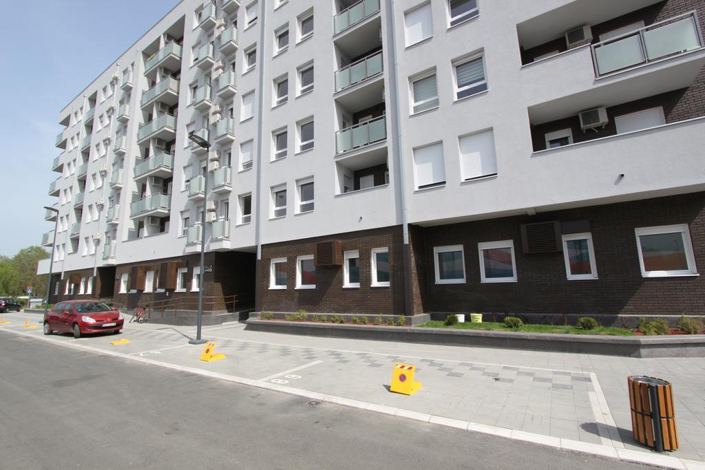 Riviera New Belgrade Apartment, Parking 5 Eur Per Day Exteriör bild